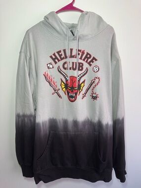 EUC Stranger Things Hellfire Club Logo Gray Black Sweatshirt Hoodie Size 3X